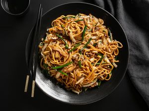 Lo Mein in a black bowl
